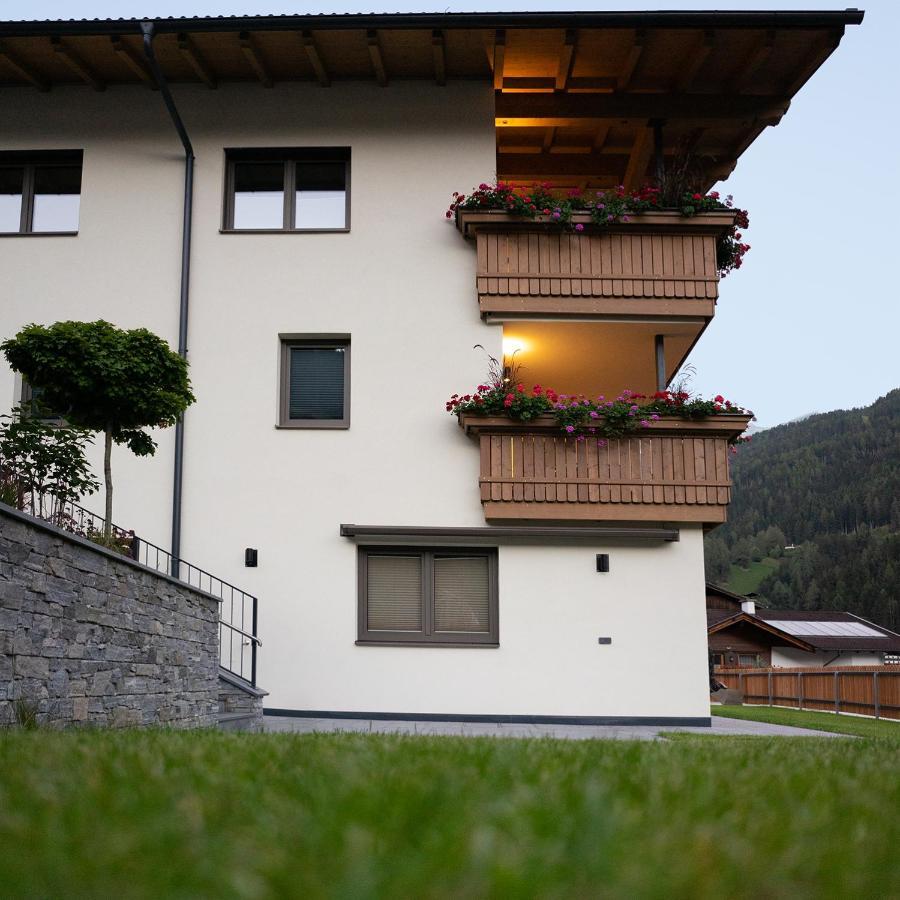 Berg' & Bluamen Appartements Stubai Neustift im Stubaital Zewnętrze zdjęcie