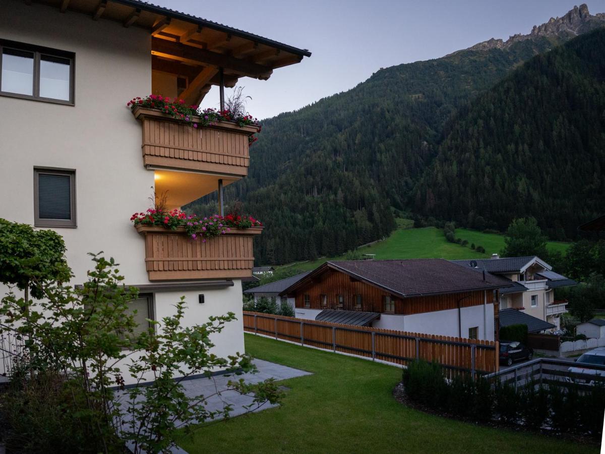 Berg' & Bluamen Appartements Stubai Neustift im Stubaital Zewnętrze zdjęcie