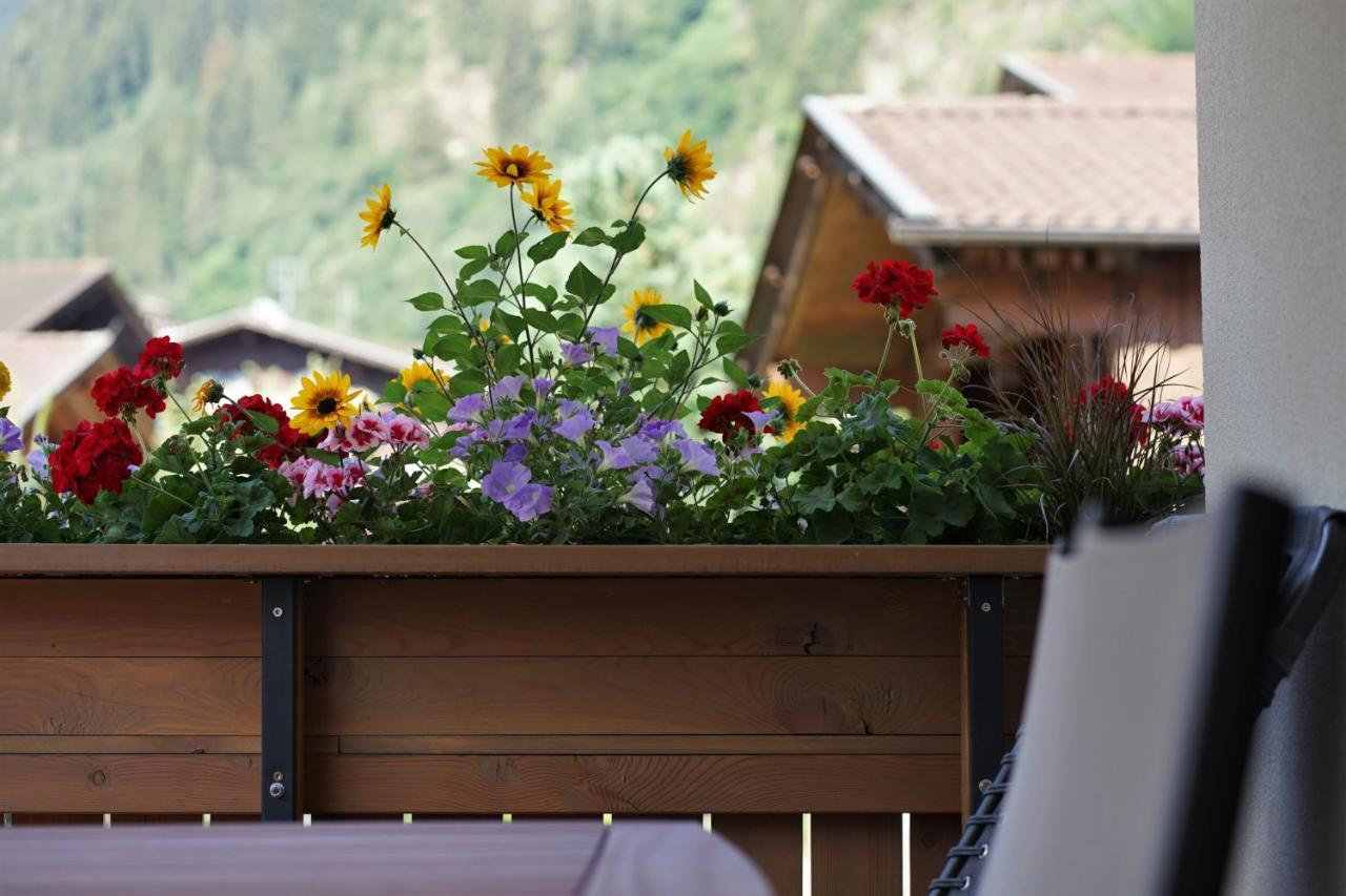 Berg' & Bluamen Appartements Stubai Neustift im Stubaital Zewnętrze zdjęcie